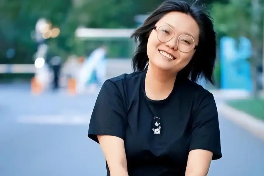 李雪琴:拥抱风险,实现梦想 李雪琴,北大才女,网络红人,通过成为网红