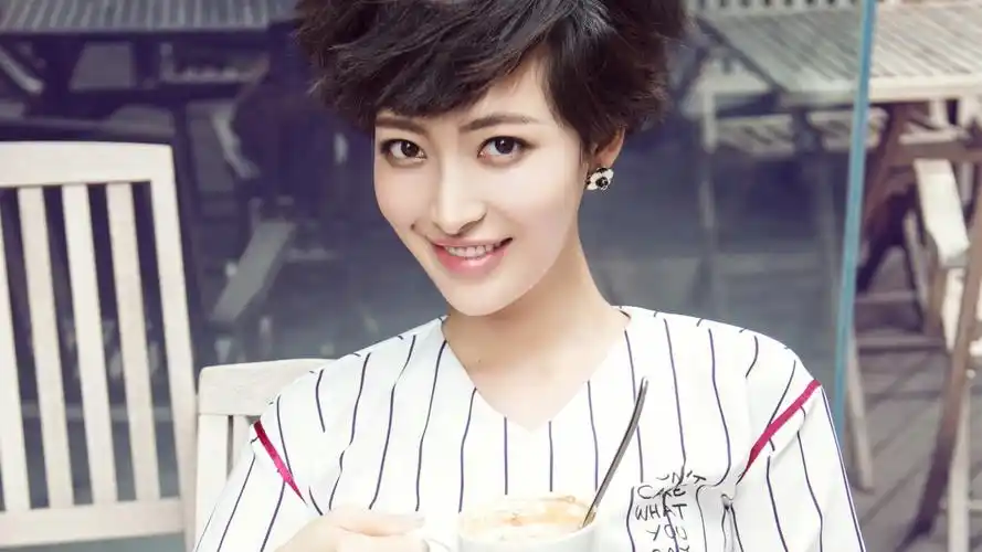 女艺人杨洋图片壁纸-美女壁纸-高清美女图片-第7图-娟娟壁纸