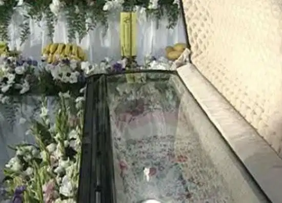 揭秘邓丽君下葬全过程 人世间最后一面绝密遗容曝光【7】