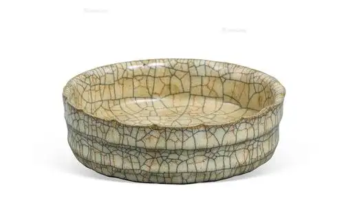 0145 宋 哥窑弦纹花口笔洗