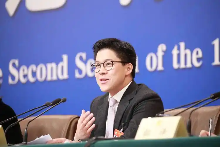 港区人大代表霍启刚微信公众号上线,冀发挥双向桥梁角色作用_国家