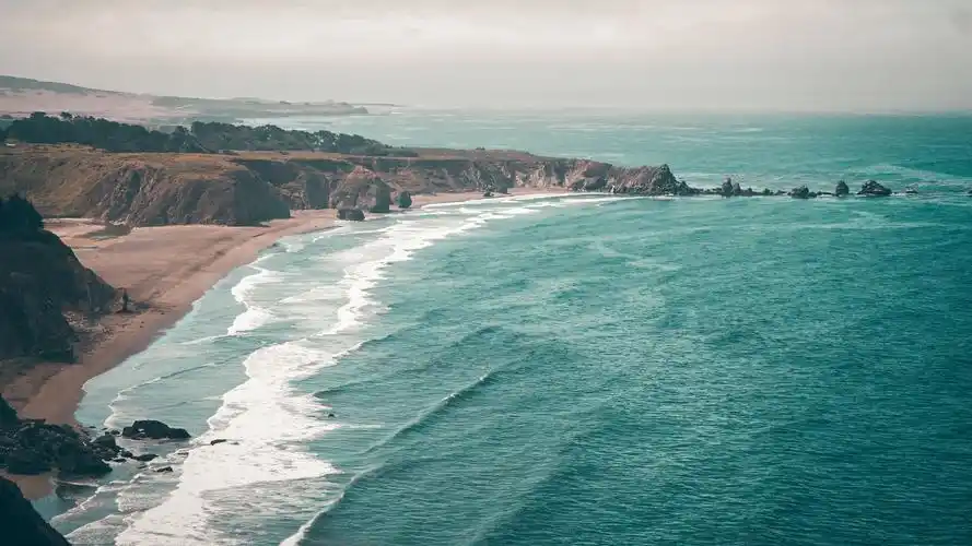 2020-06-16壁纸标签:风景大海海湾4k专区4k壁纸封面图风景 大海 海湾