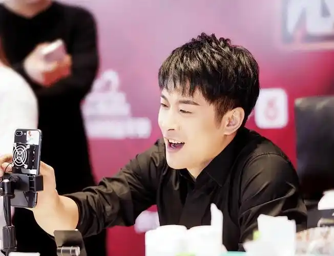 网红辛巴个人简介(网红圈的残酷真相)