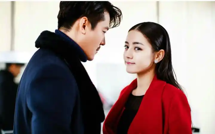 【深吻夫妇】自制超甜向 高雯x沈总〈欠一个拥抱〉_哔哩哔哩_bilibili