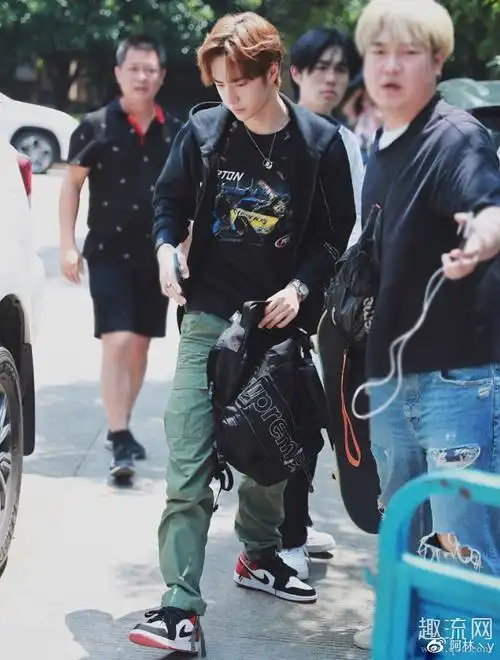 王一博同款耐克鞋有哪些天天向上王一博球鞋是哪一期