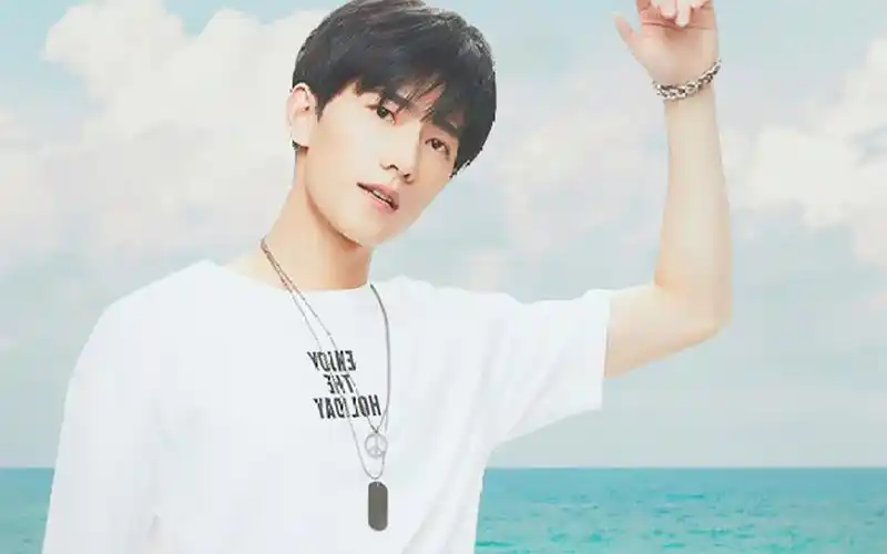 简单魅力杨洋个性壁纸_帅气迷人的杨洋