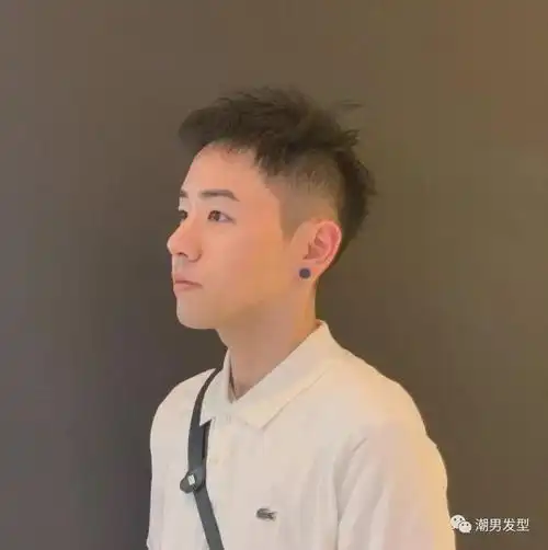 发型,剪完清爽又帅气,值得一试|刘海|短发|微卷|斜刘海|减龄_网易订阅