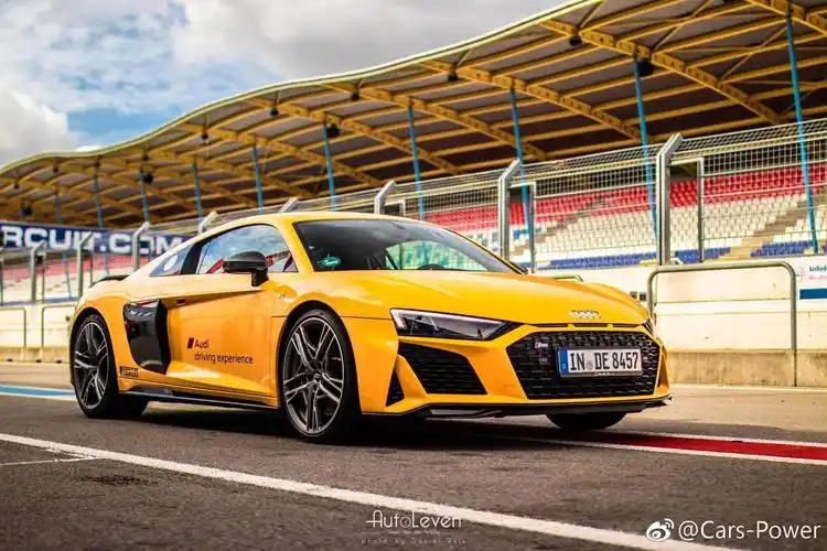 v10赛道大师全新奥迪r8 v10 plus