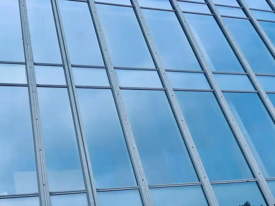 low-e玻璃幕墙,它不只是一面简单的玻璃
