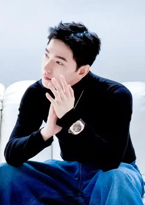 杨洋时尚芭莎十一月刊封面##杨洋冬日惬然芭莎大片