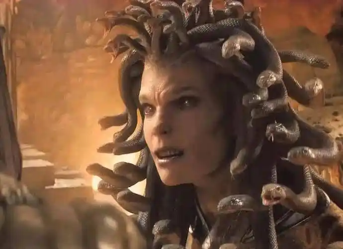 这个怪物身材好,人身蛇尾,从背面看十分的性感,但要是从正面看的话