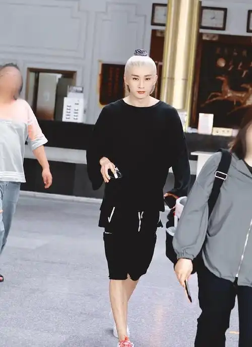 2020-09-29 · 精彩视频综艺汇 分享到 2 跟贴 近日,有网友晒出刘学义