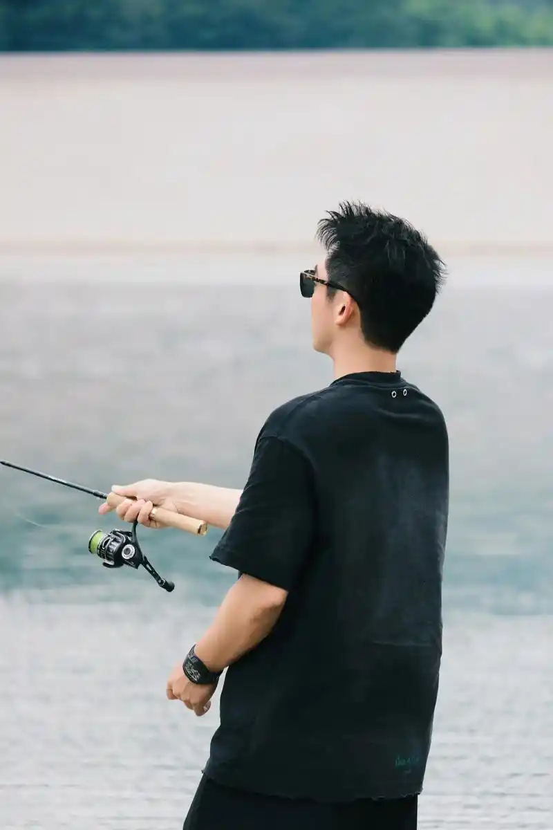 谁还不是一位清爽帅气的男大呢🥰#郑恺 #帅哥 - 抖音