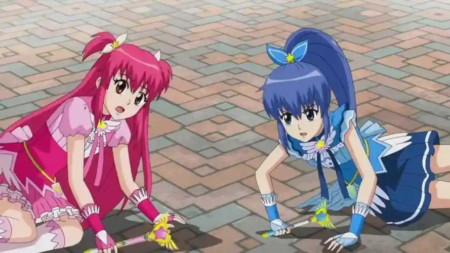 巴啦啦小魔仙美琪美雪迎战天狼天蛇结果一个回合就被打倒在地