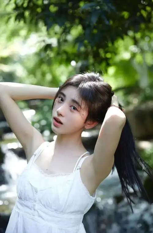 鞠婧祎背后的故事