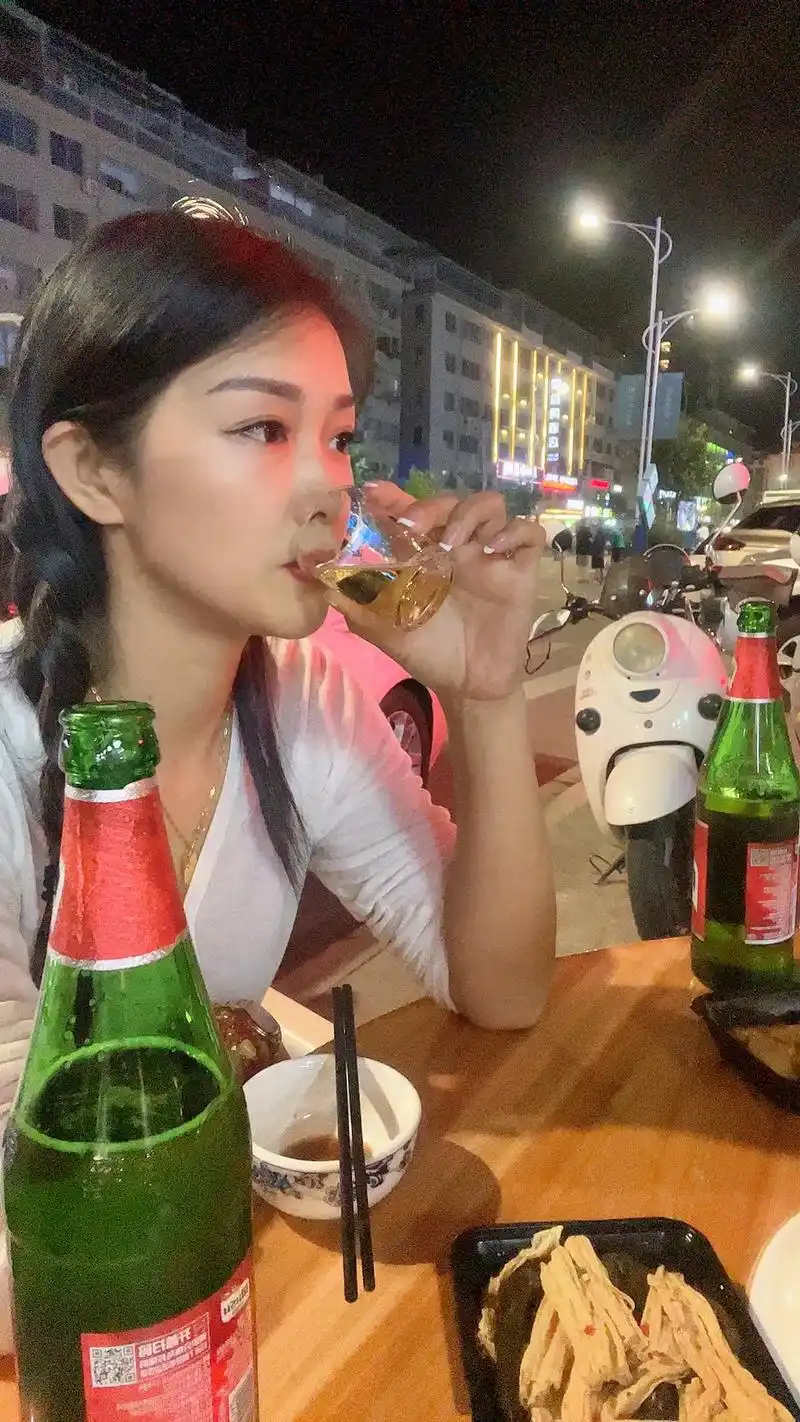 有时间我请你喝酒吧.,喝醉了,我把我的委屈讲给你听. 喝完酒 - 抖音