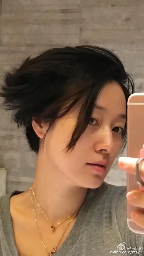 马伊琍自晒"奔放"发型 网友调侃:脸都没洗吧