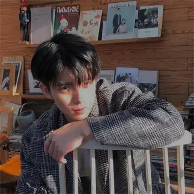 清爽帅气的干净大男孩潮男头像图片 ins风高级质感成熟男人头像