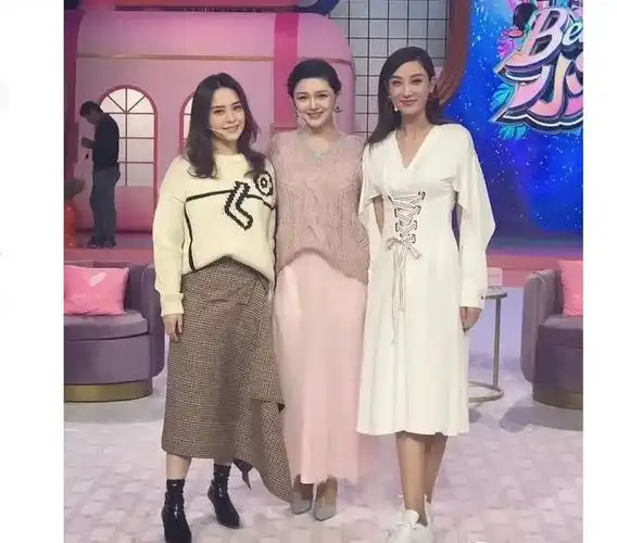 郑希怡,1981年,身高171cm大 s,1976年,身高163cm阿娇,1981年,身高160