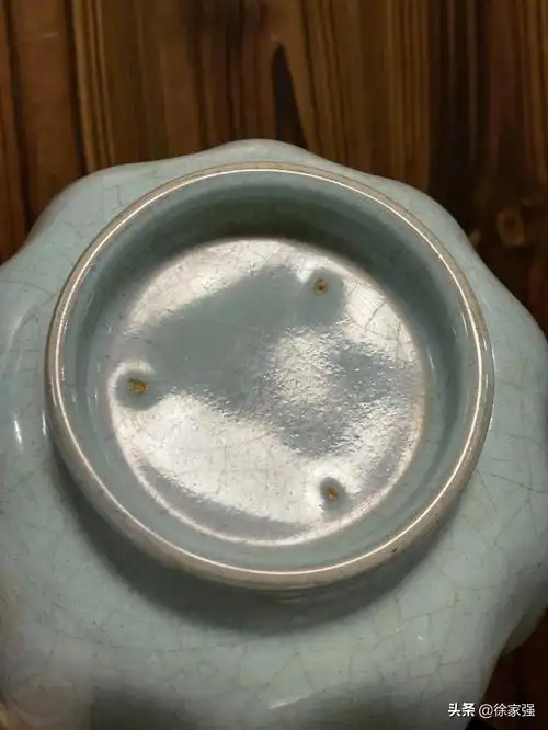 北宋张公巷汝窑莲花温碗欣赏:张公巷汝窑鉴定特征分享