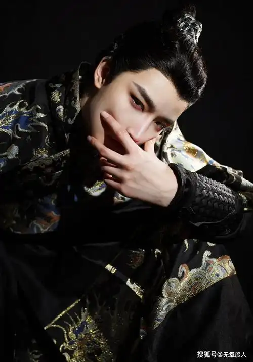 这才是真正的女扮男装网友当女生帅起来男生也要靠边站