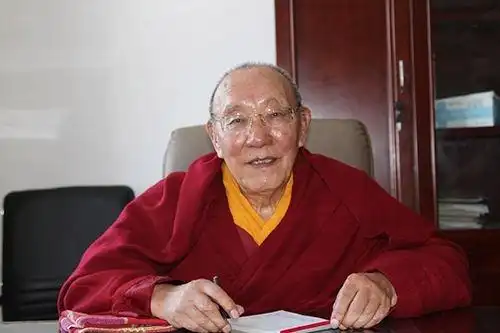 01青海塔尔寺藏医院创始人,资深著名藏医专家--第四世扎西活佛 .jpg