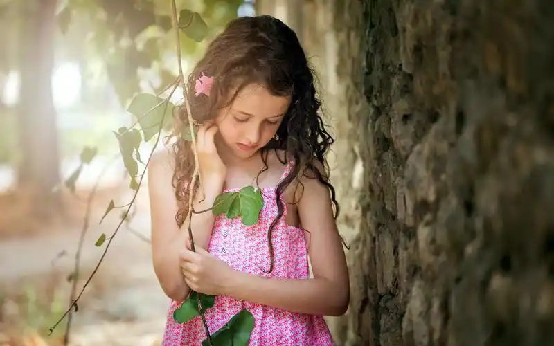 壁纸 可爱的小女孩,心情