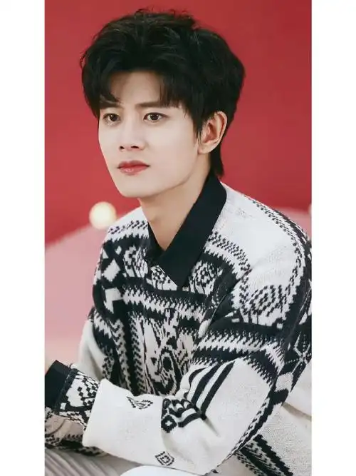 来一组壁纸!就是这么帅#任嘉伦#终于找到满意的一组