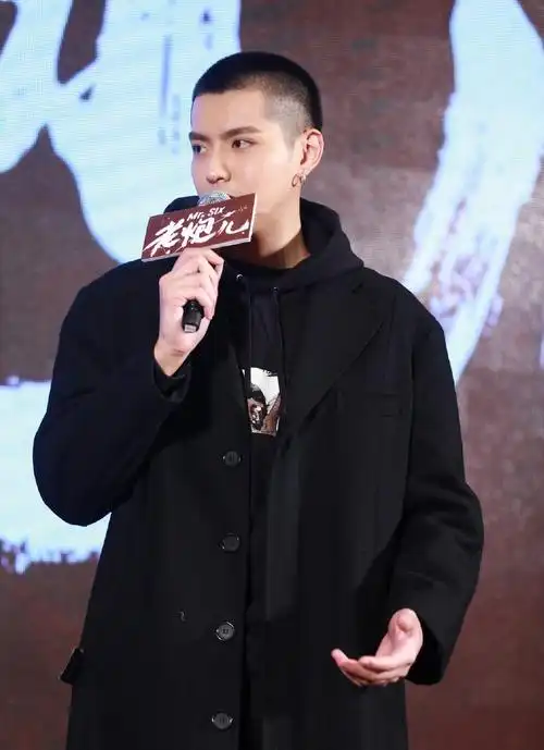 2016吴亦凡《老炮儿》庆功宴_高清图片大全-爱豆app