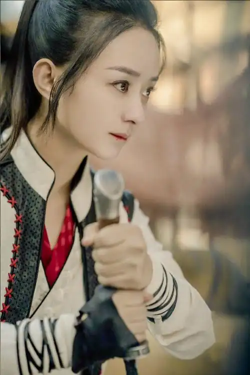 赵丽颖有翡路透#96#周翡红衣好英气#96#山花如翡#96#赵丽颖新