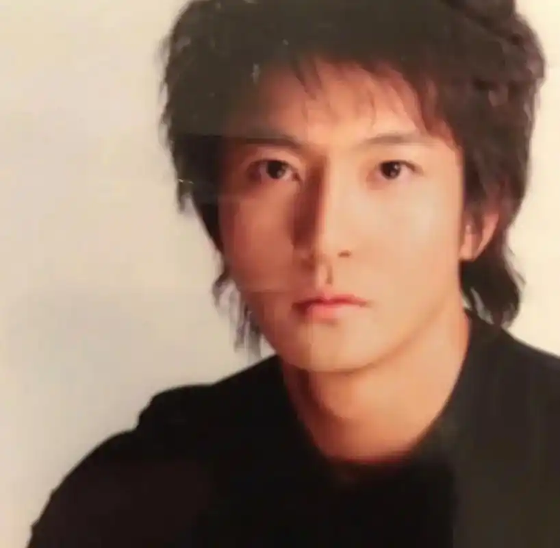 原来是郭京飞,年轻的时候颜值还是可以的!