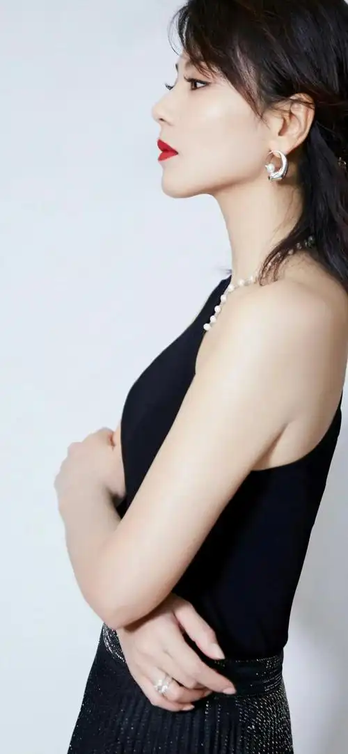 美女系列壁纸第409期-刘涛