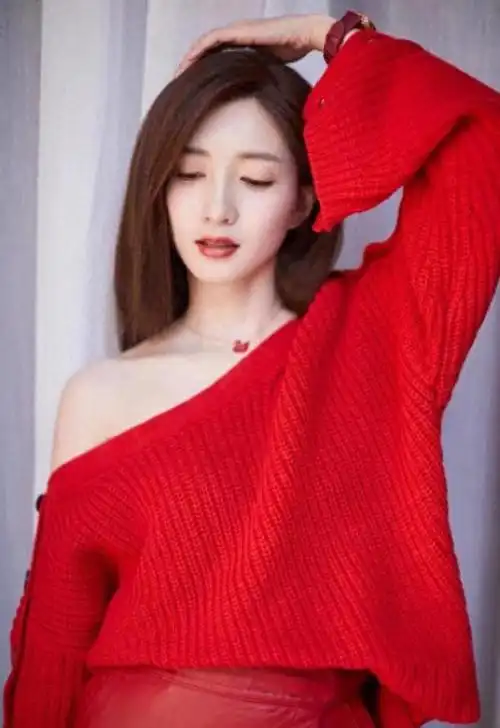 江疏影:从青春爱情片到性感魅力巨星