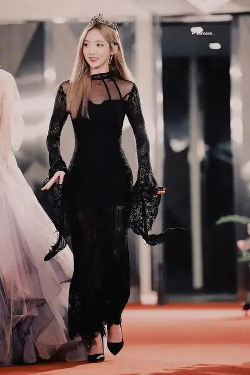 nene郑乃馨红毯照queenb本已更新