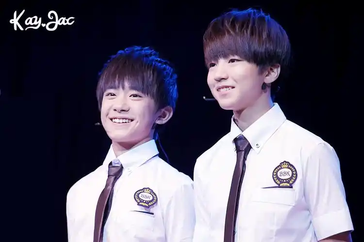 易烊千玺# #王俊凯# 0826 cq bbk fan meeting 修图@千千来吃 (禁