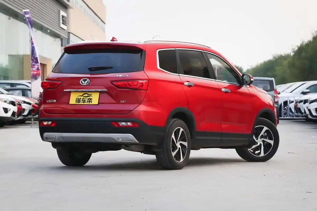 6万块买到国产大7座suv!北汽幻速s7能否扛起旗舰的"大旗"?