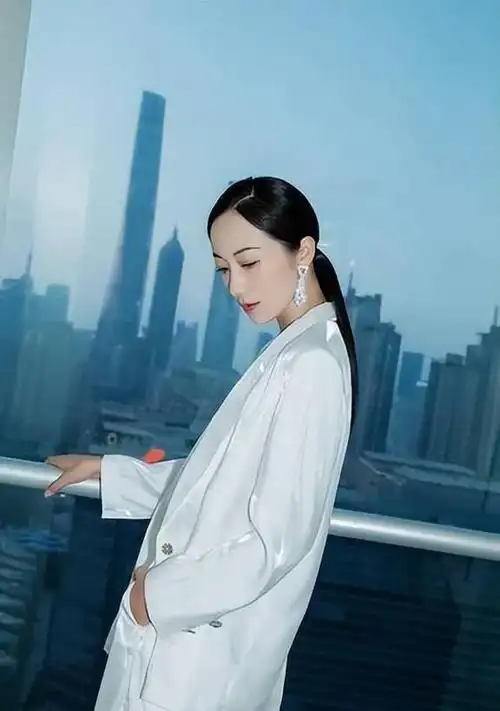 韩雪这次不再隐瞒爆出隐婚六年老公的身份震惊整个演艺圈