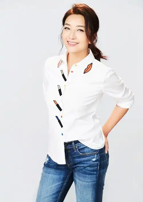 酒窝女神江珊,50岁再出山,网友:心目中当之无愧的冻龄女神