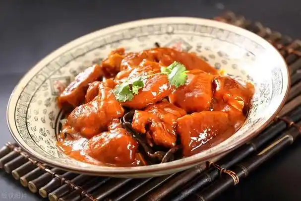 炖肘子是一道非常简单的家常菜,但是很多人却不会做