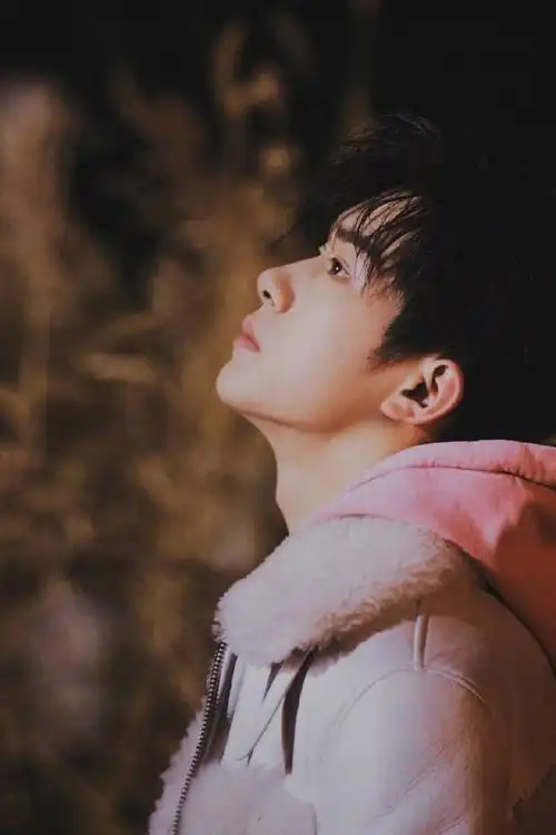 喉结杀大赛#易烊千玺真的是 致命吸引力