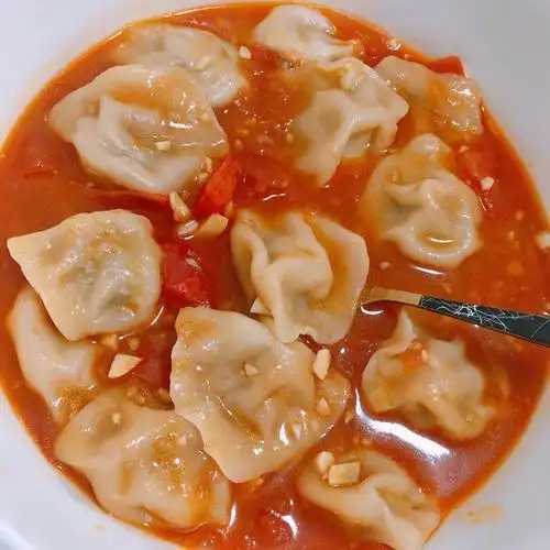 小桃t呀-做的番茄浓汤饺子