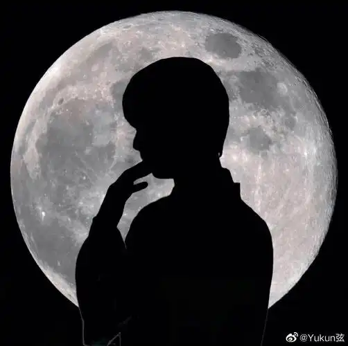 有人会在远方为你祈祷你不必知道那是谁