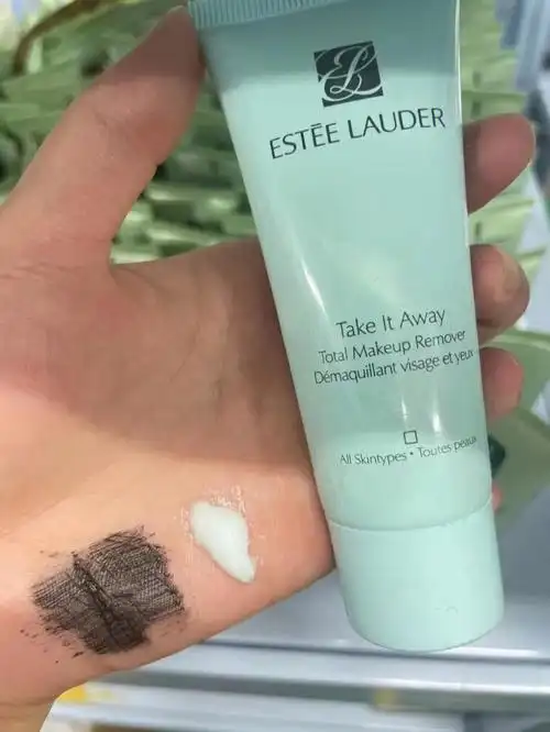 雅诗兰黛卸妆乳