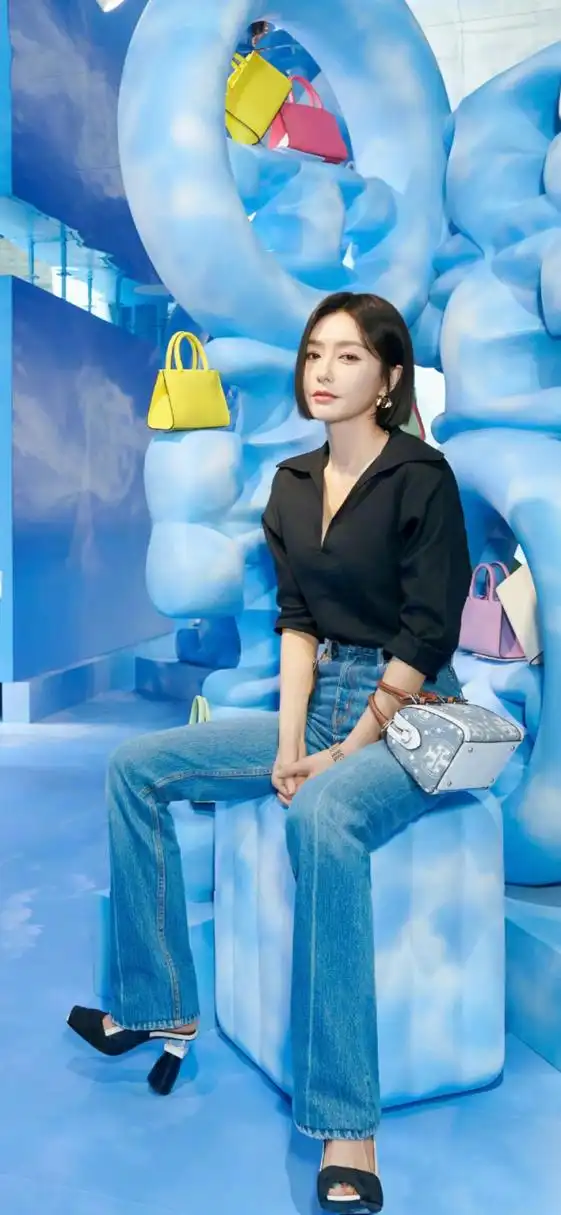 秦岚牛仔裤显身材005