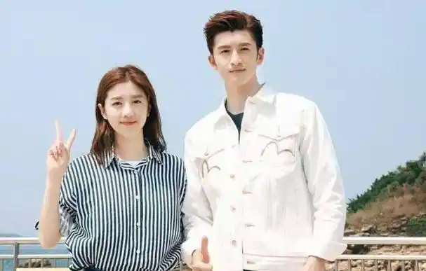 和热巴杨幂正面交锋,口碑胜过关晓彤张雪迎,90后四小花不简单_鞠婧祎