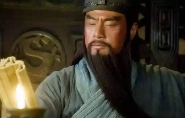 另外胡须还象征着权力与尊严,在秦朝的时候,发明了一种"耐刑"的惩罚