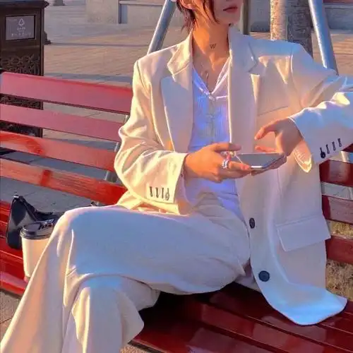 一组高级的男女头像请签收