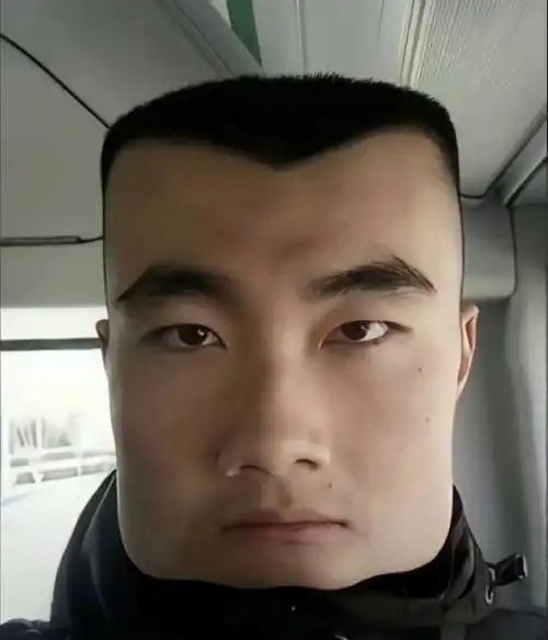 网友:我们村有个小伙子相亲了几十次都没成功,每次