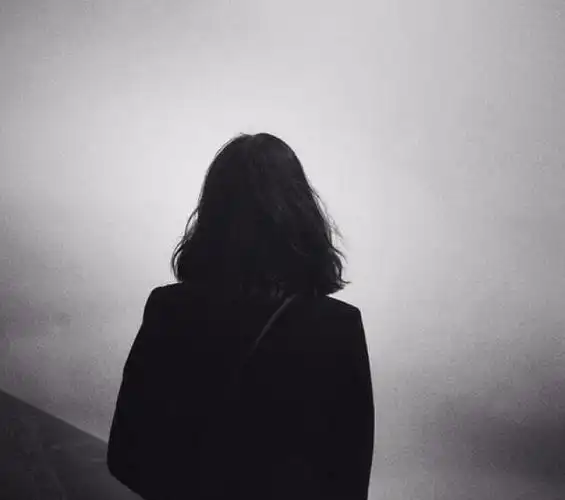 成熟女人背影图片伤感
