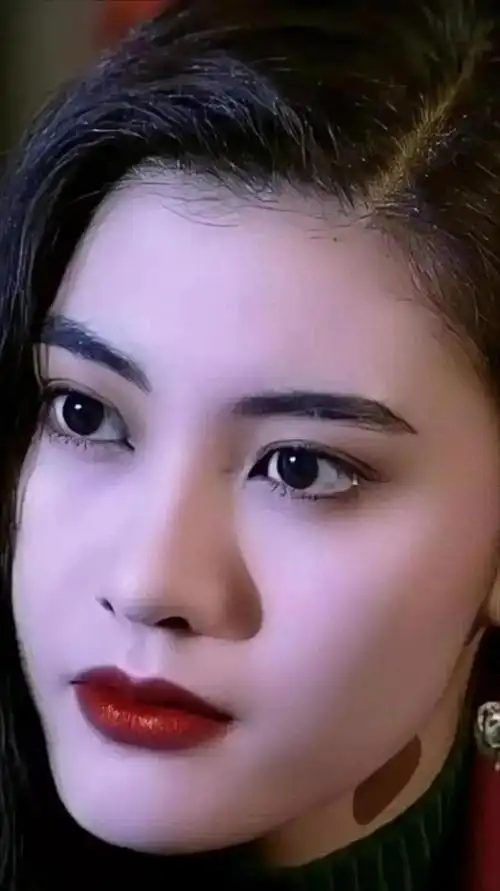 李嘉欣青涩的学生时代美女也有美女的烦恼